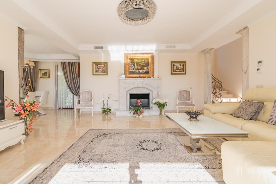Huvila Hacienda Las Chapas, Malaga, Espanja 5 makuuhuonetta, 565 m2 No. 53464