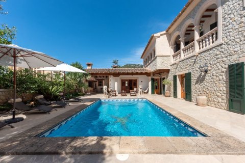 Villa for sale in Es Capdella, Mallorca, Spain 5 bedrooms, 467 sq.m. No. 53196 - photo 1
