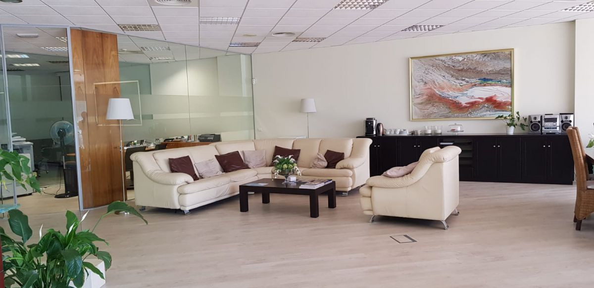 Propiedad comercial en Estepona, Málaga, España 2 dormitorios, 495 m2 No. 53443