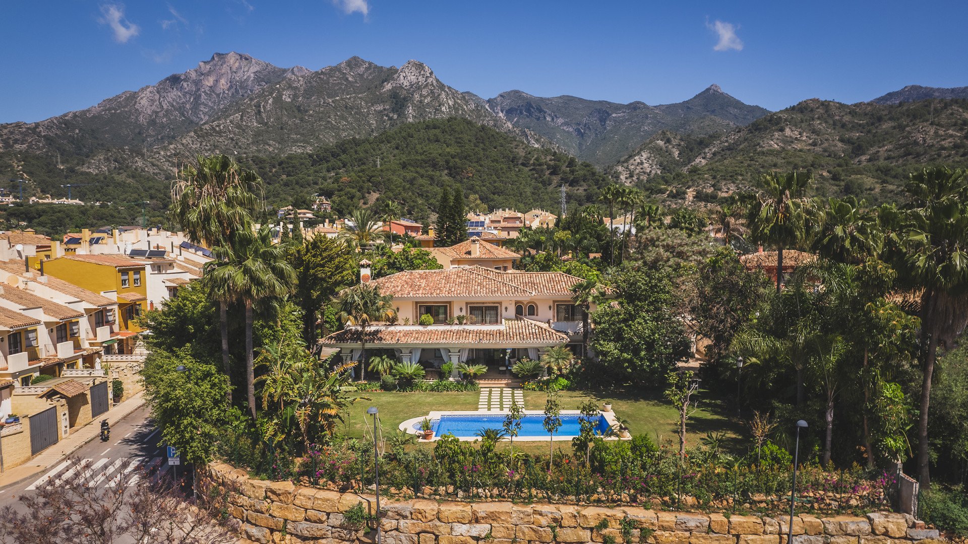 Villa Marbella, Malaga, Spānijā 4 istabas, 764 m2 Nr. 53519