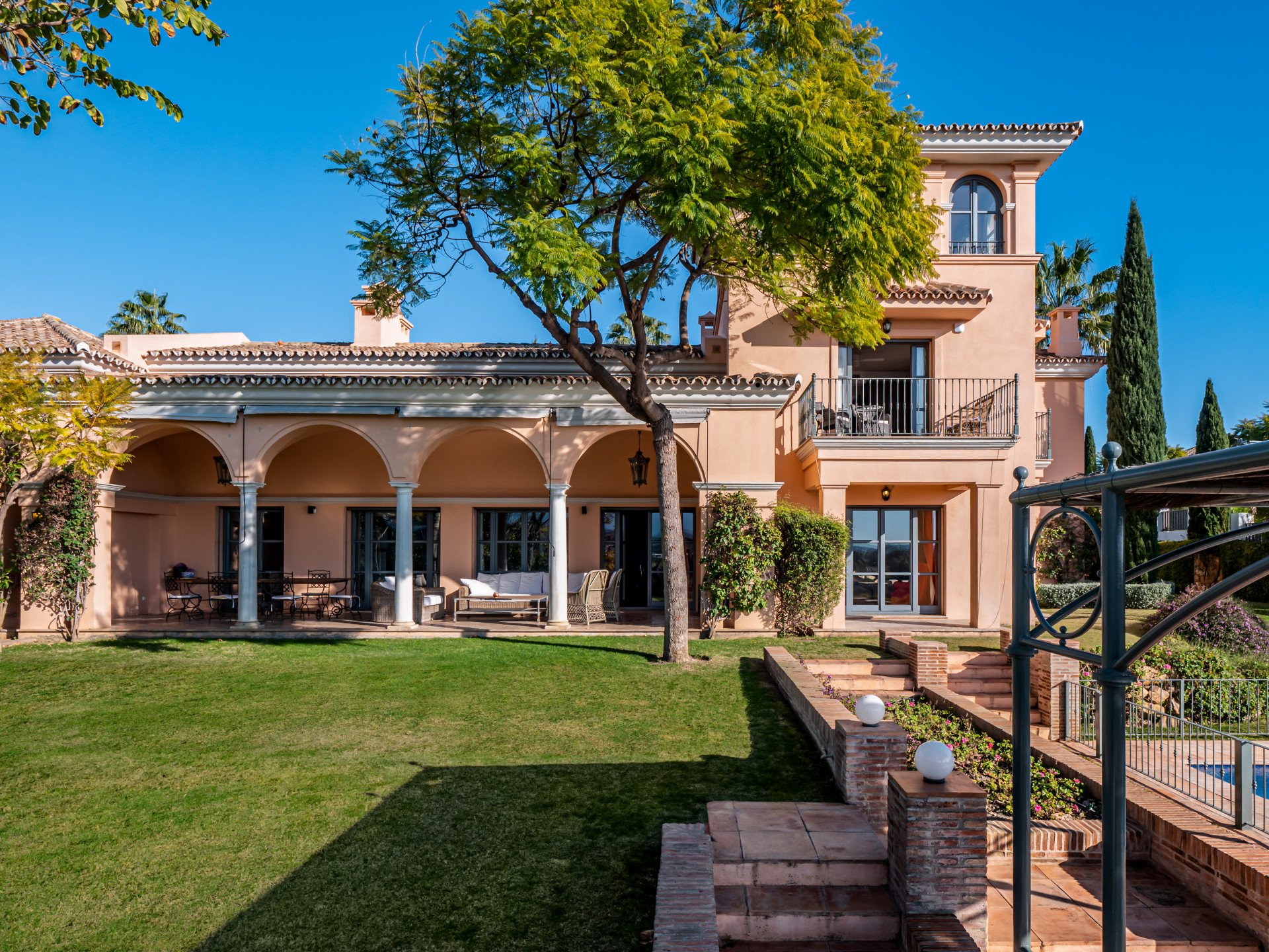 Villa in Benahavis, Malaga, Spain 8 bedrooms, 1017 sq.m. No. 53489