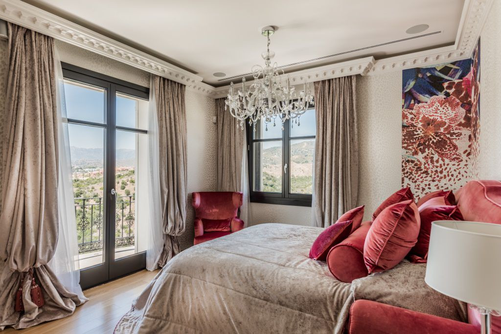 Huvila Hacienda Las Chapas, Malaga, Espanja 7 makuuhuonetta, 1190 m2 No. 53469