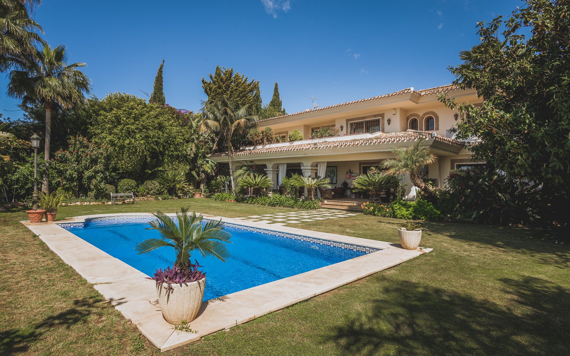 Villa Marbella, Malaga, Spānijā 4 istabas, 764 m2 Nr. 53519