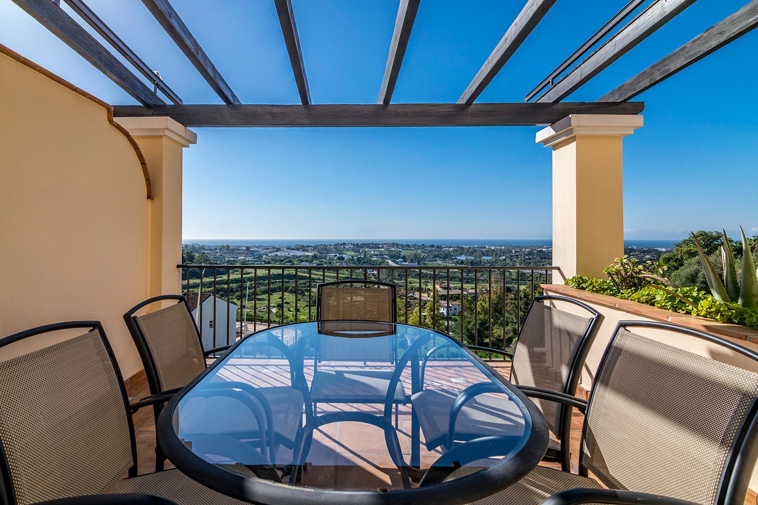 Penthouse in Benahavis, Malaga, Spain 3 bedrooms, 190 sq.m. No. 53524