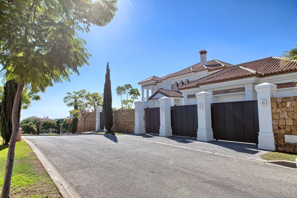 Villa in Benahavis, Malaga, Spain 5 bedrooms, 761 sq.m. No. 53362