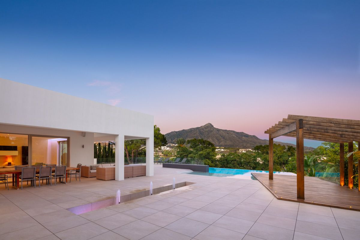 Villa in Nueva Andalucia, Malaga, Spain 6 bedrooms, 550 sq.m. No. 53421