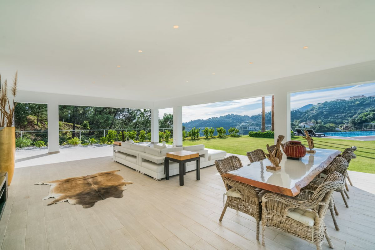Villa i La Perla-Torremuelle, Malaga, Spanien 8 sovrum, 2500 kvm. Nr. 53369