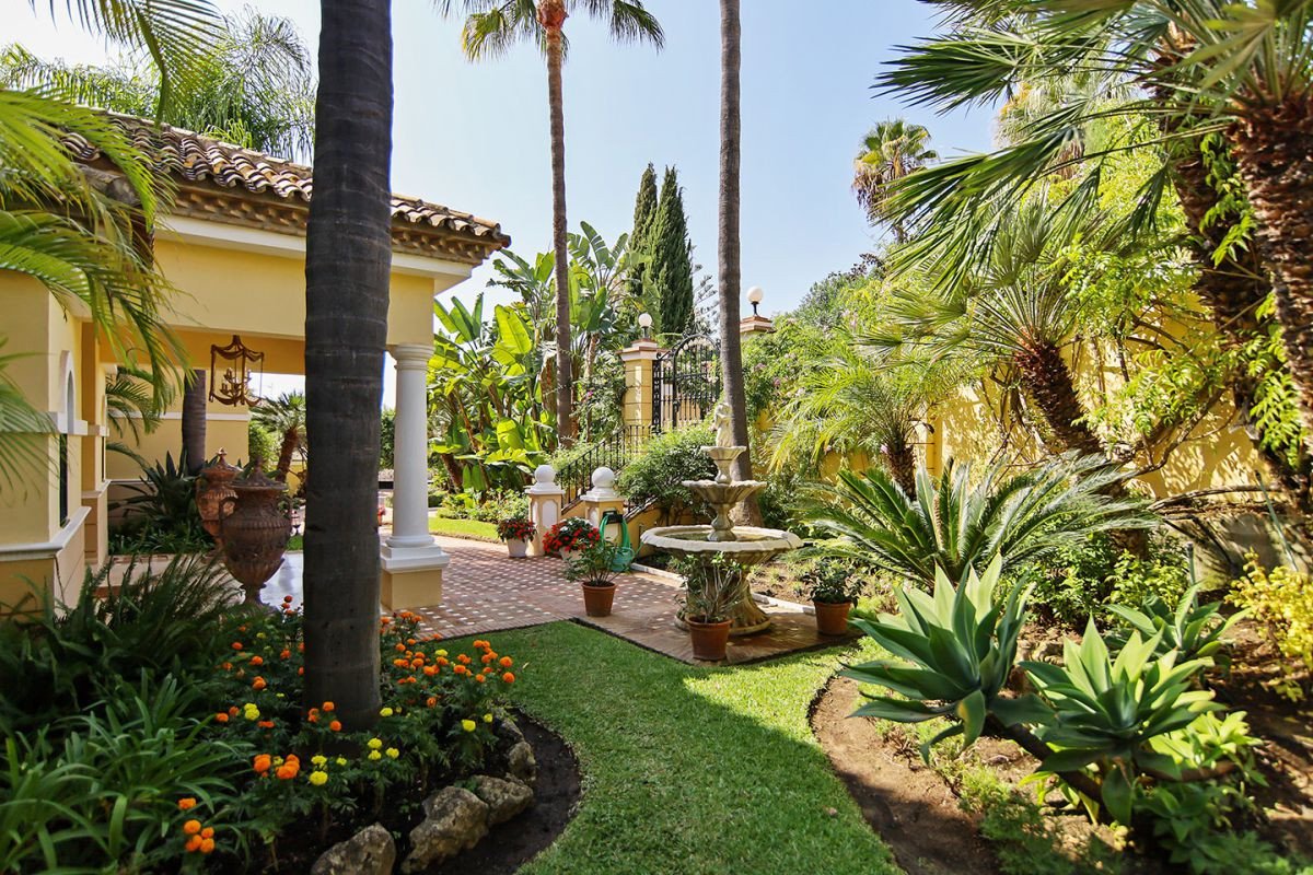 Huvila El Paraiso, Malaga, Espanja 5 makuuhuonetta, 953 m2 No. 53418
