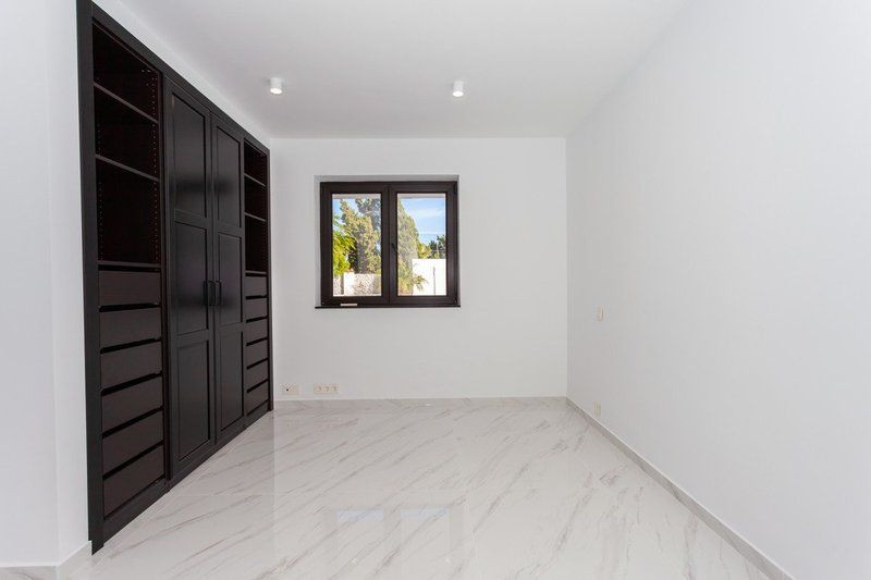 Villa a Marbella, Malaga, Spagna 5 camere da letto, 597 mq. N° 53440