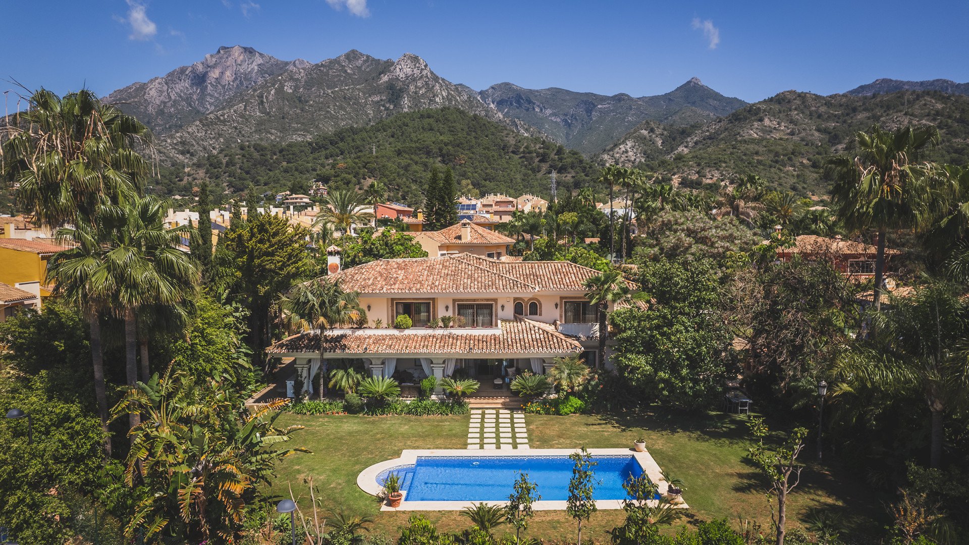 Villa Marbella, Malaga, Spānijā 4 istabas, 764 m2 Nr. 53519