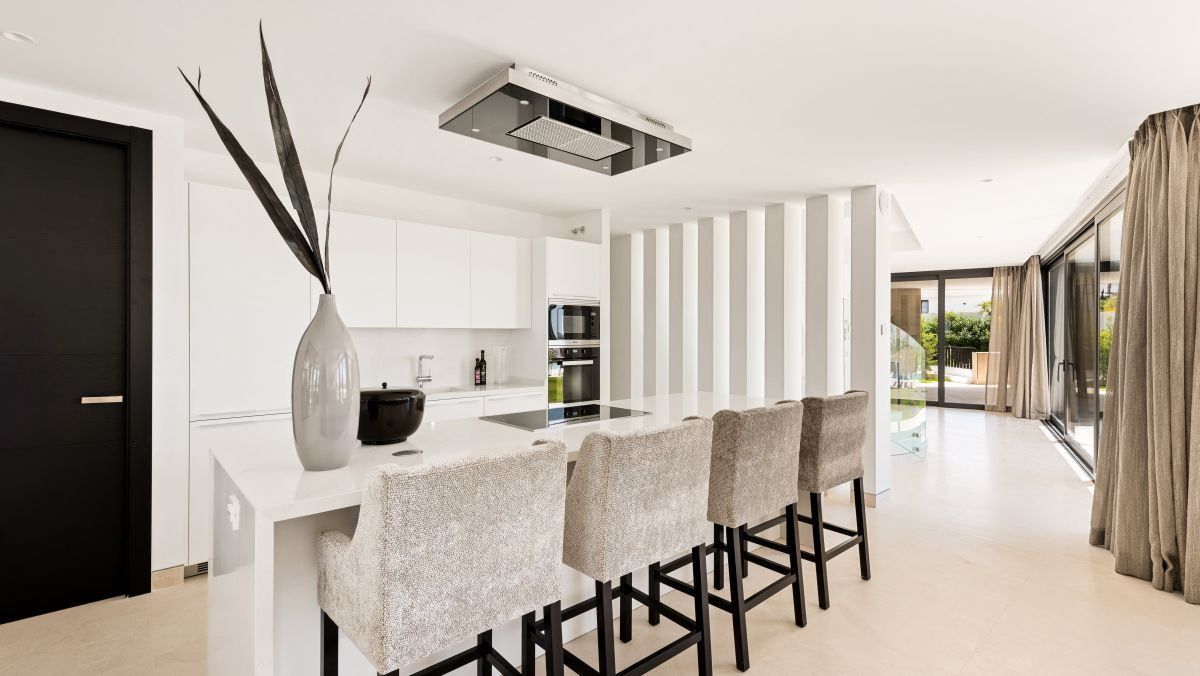Villa à La Alqueria-El Paraíso, Malaga, Espagne 5 chambres, 862 m2 No. 53380