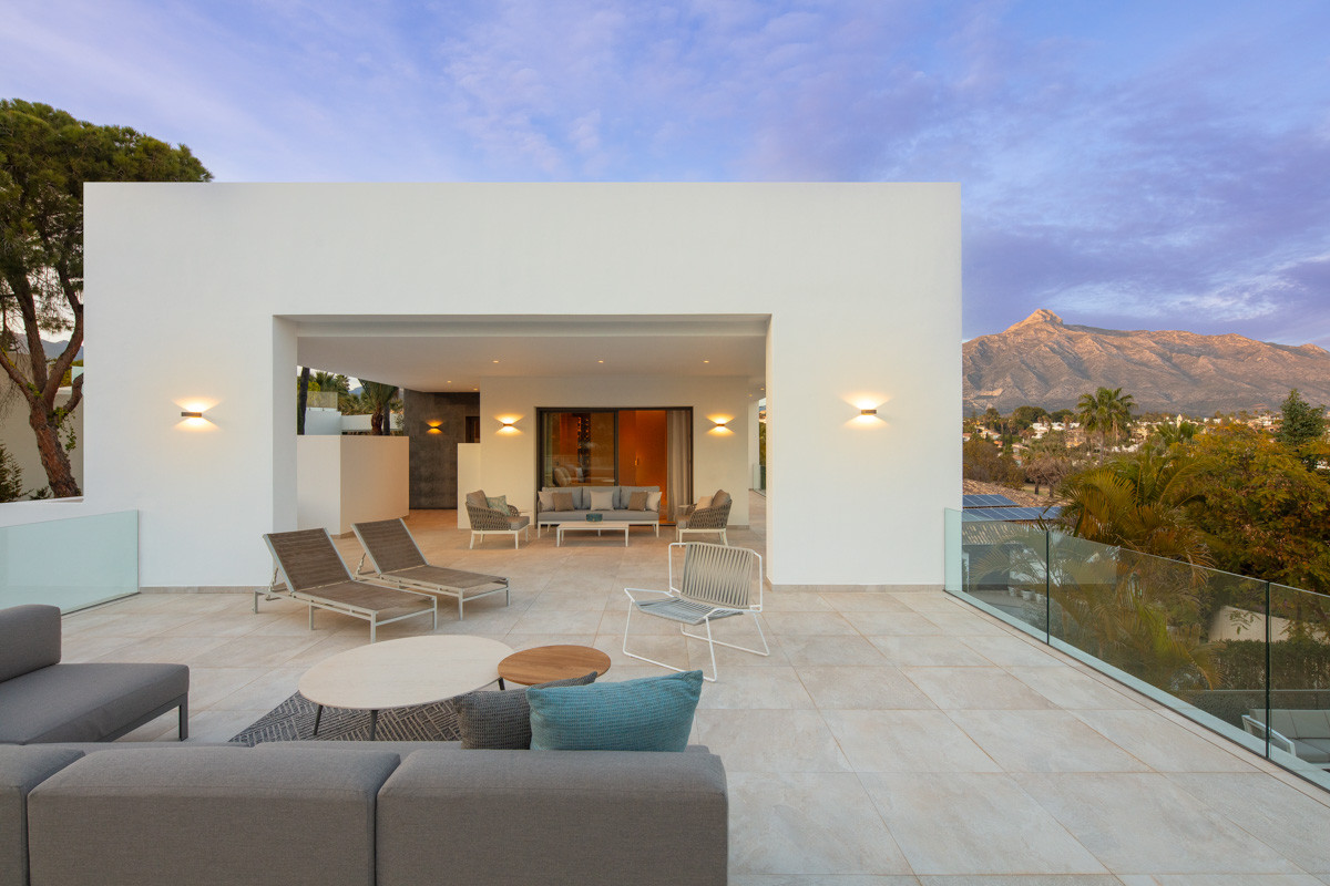 Huvila Nueva Andalucia, Malaga, Espanja 5 makuuhuonetta, 441 m2 No. 53523