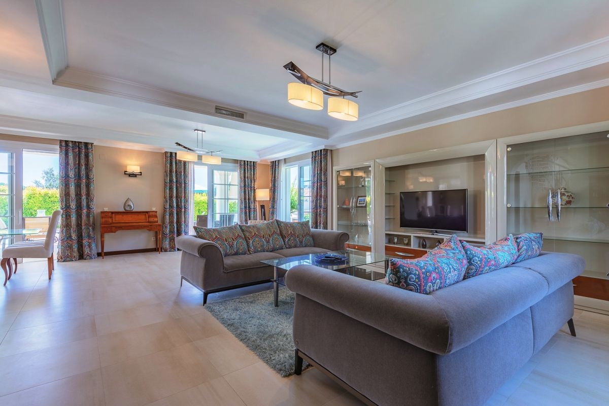 Huvila Marbella Golden Mile, Malaga, Espanja 7 makuuhuonetta, 696 m2 No. 53474