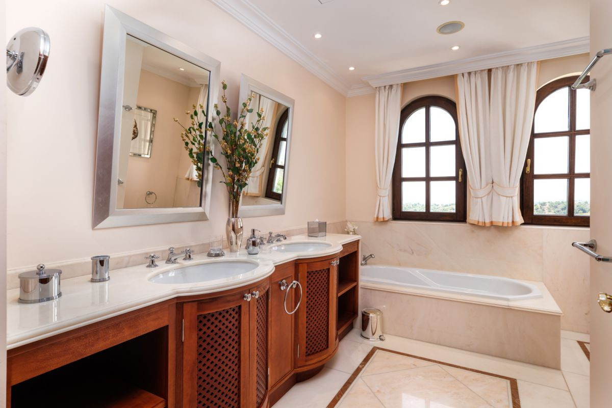 Huvila Marbella Golden Mile, Malaga, Espanja 5 makuuhuonetta, 1025 m2 No. 53465