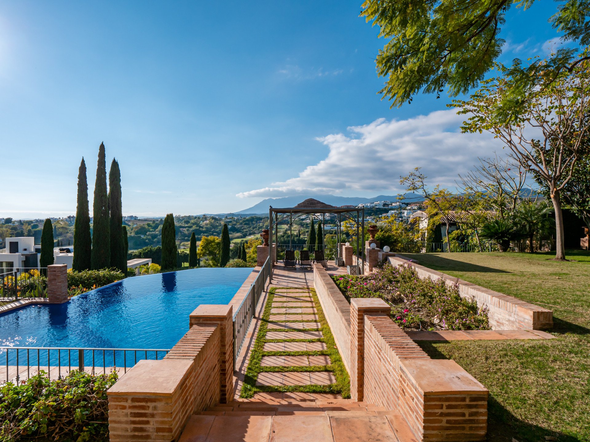Villa in Benahavis, Malaga, Spain 8 bedrooms, 1017 sq.m. No. 53489