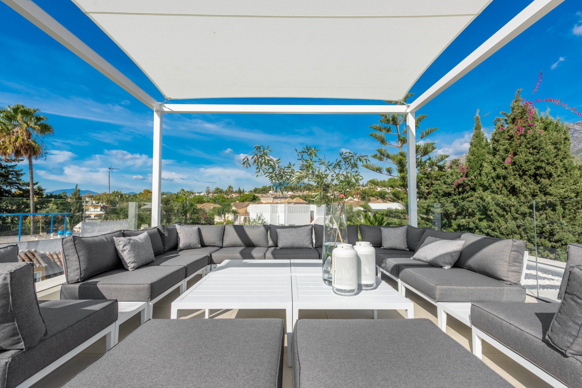 Villa i Marbella Golden Mile, Malaga, Spanien 5 sovrum, 393 kvm. Nr. 53570