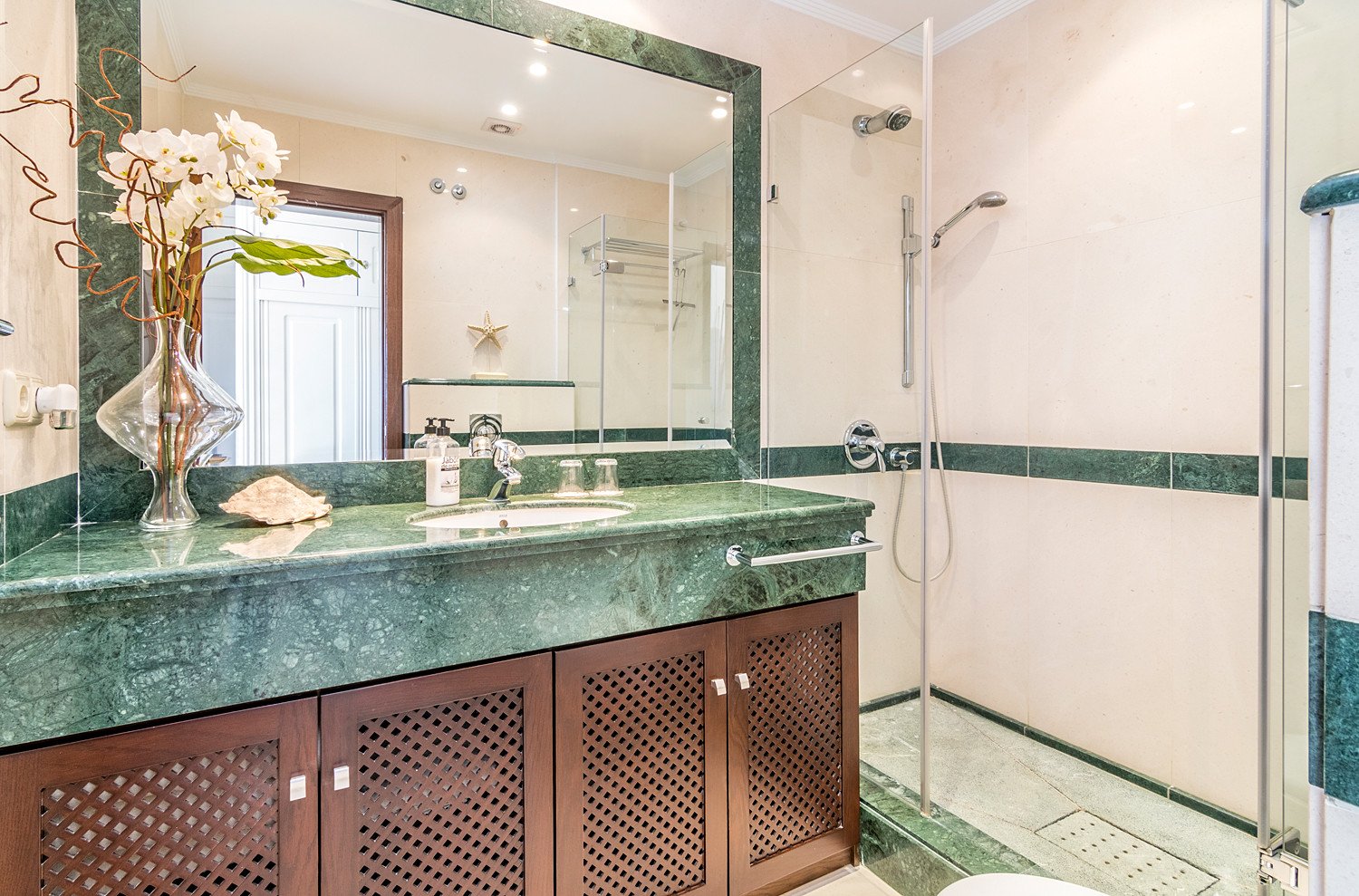 Penthouse in Benahavis, Malaga, Spain 3 bedrooms, 190 sq.m. No. 53524