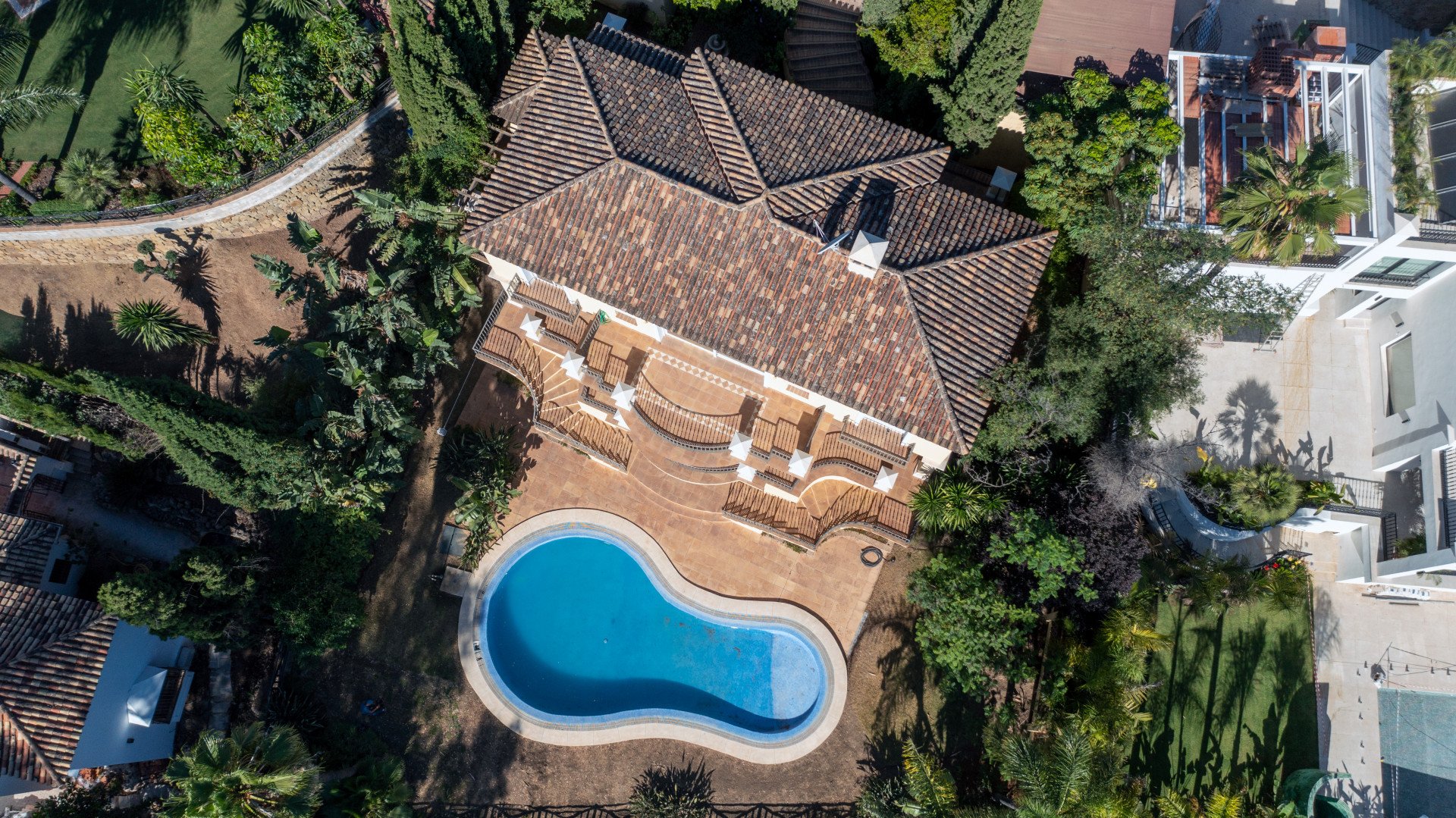Huvila El Herrojo, Malaga, Espanja 6 makuuhuonetta, 579 m2 No. 53578