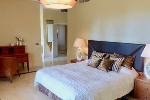 Villa for sale in Benahavis, Malaga, Spain 6 bedrooms, 950 sq.m. No. 53379 - photo 23