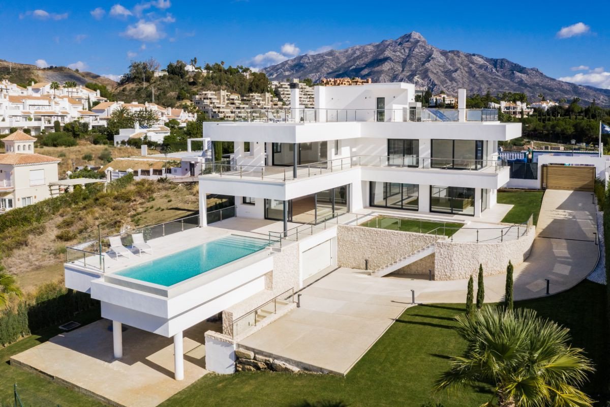 Willa w Nueva Andalucia, Malaga, Hiszpania 4 sypialnie, 749 mkw. nr 53398