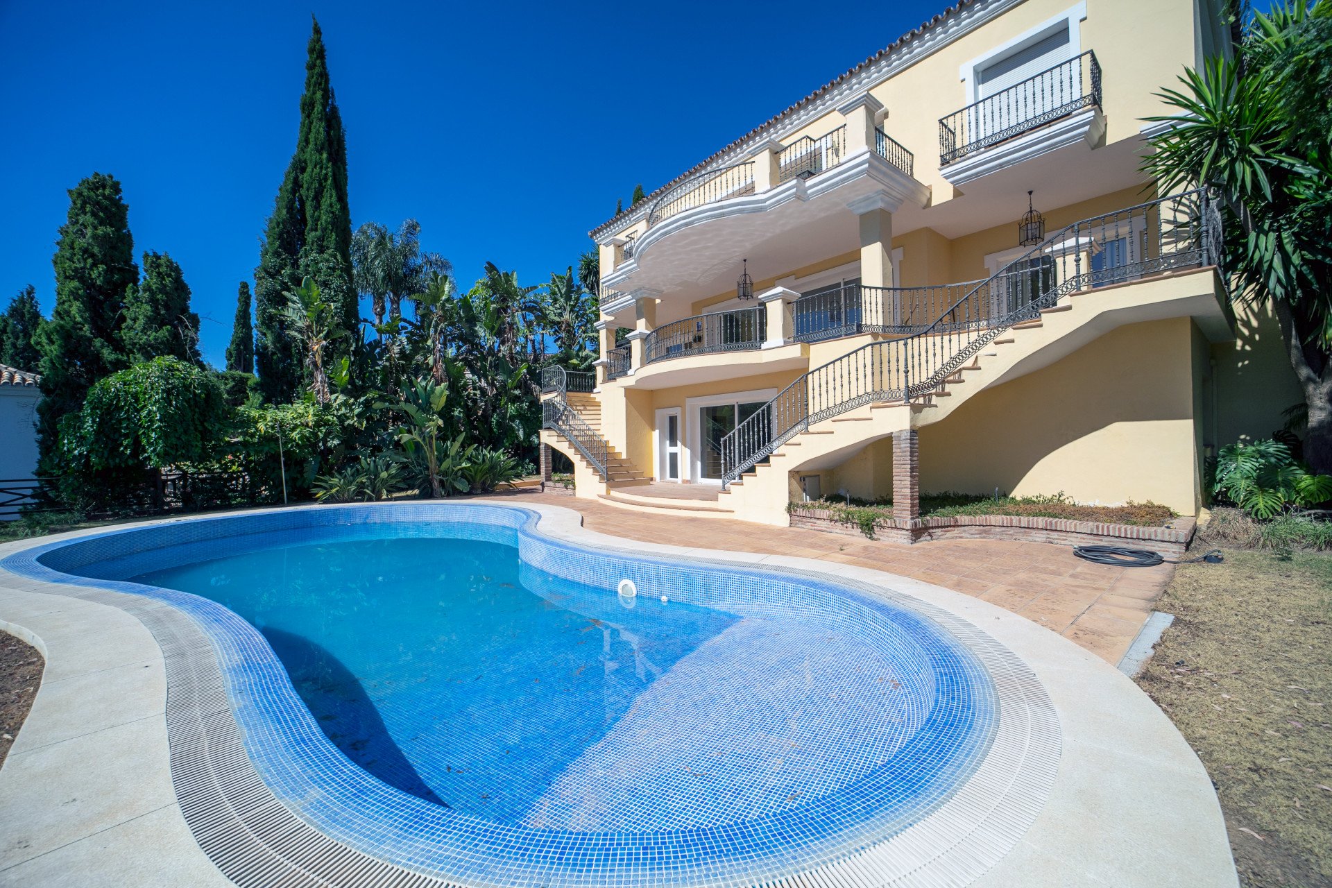 Huvila El Herrojo, Malaga, Espanja 6 makuuhuonetta, 579 m2 No. 53578