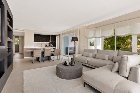Apartment for sale in Marbella Golden Mile, Malaga, Spain 3 bedrooms, 138 sq.m. No. 53528 - photo 19