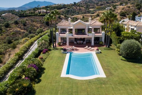 Villa for sale in Marbella Golden Mile, Malaga, Spain 5 bedrooms, 1025 sq.m. No. 53465 - photo 1