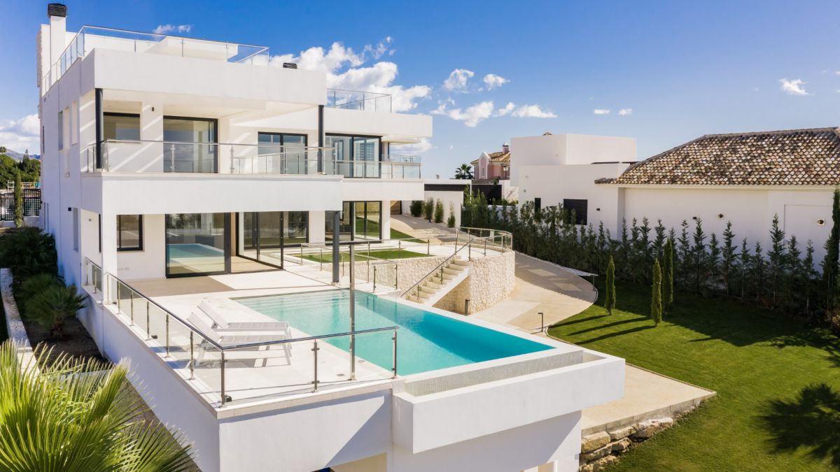 Willa w Nueva Andalucia, Malaga, Hiszpania 4 sypialnie, 749 mkw. nr 53398