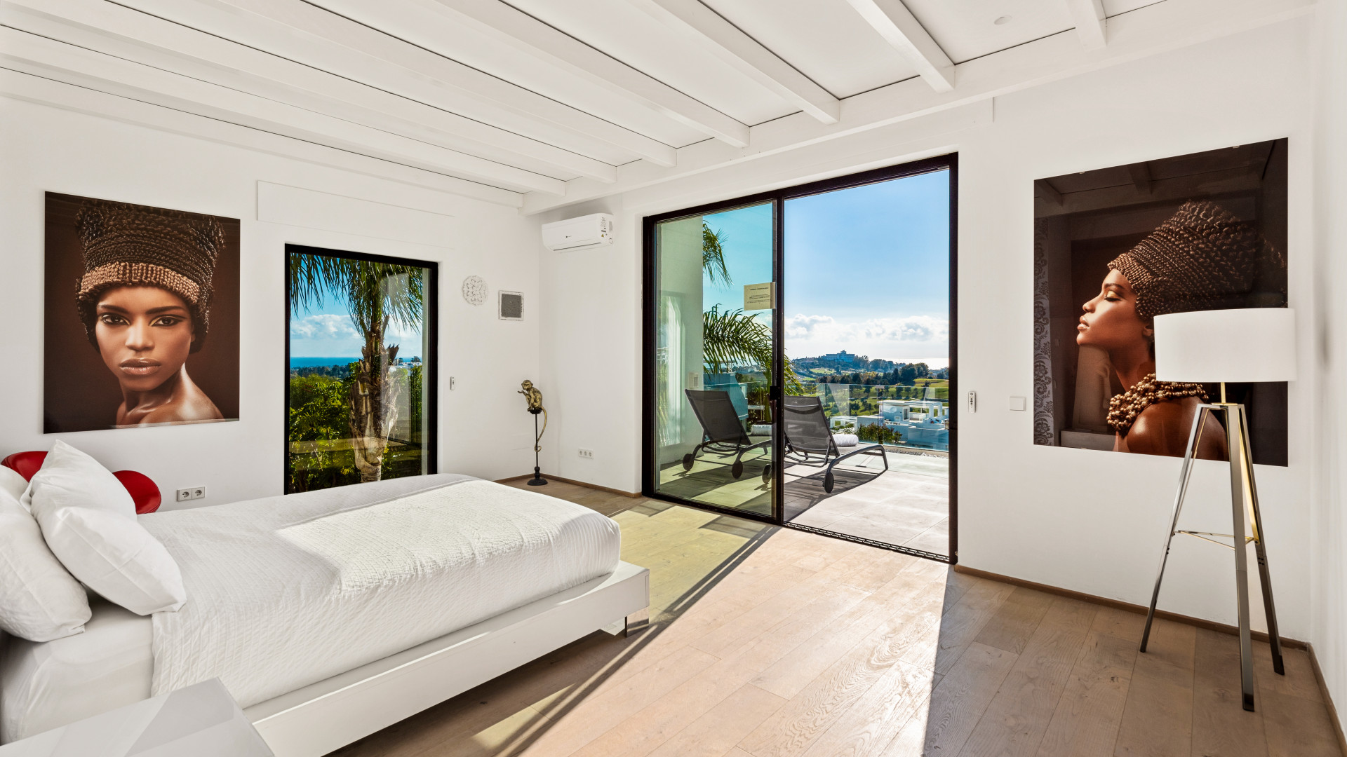 Villa i La Alqueria-El Paraíso, Malaga, Spanien 7 sovrum, 867 kvm. Nr. 53551