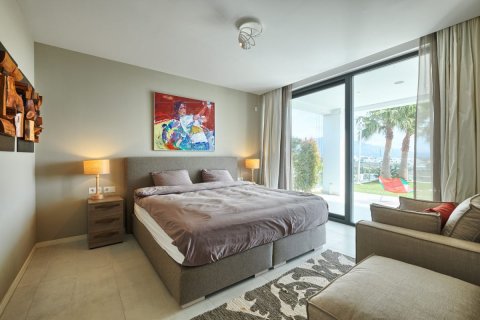 Villa for sale in La Alqueria-El Paraíso, Malaga, Spain 4 bedrooms, 380 sq.m. No. 53393 - photo 12