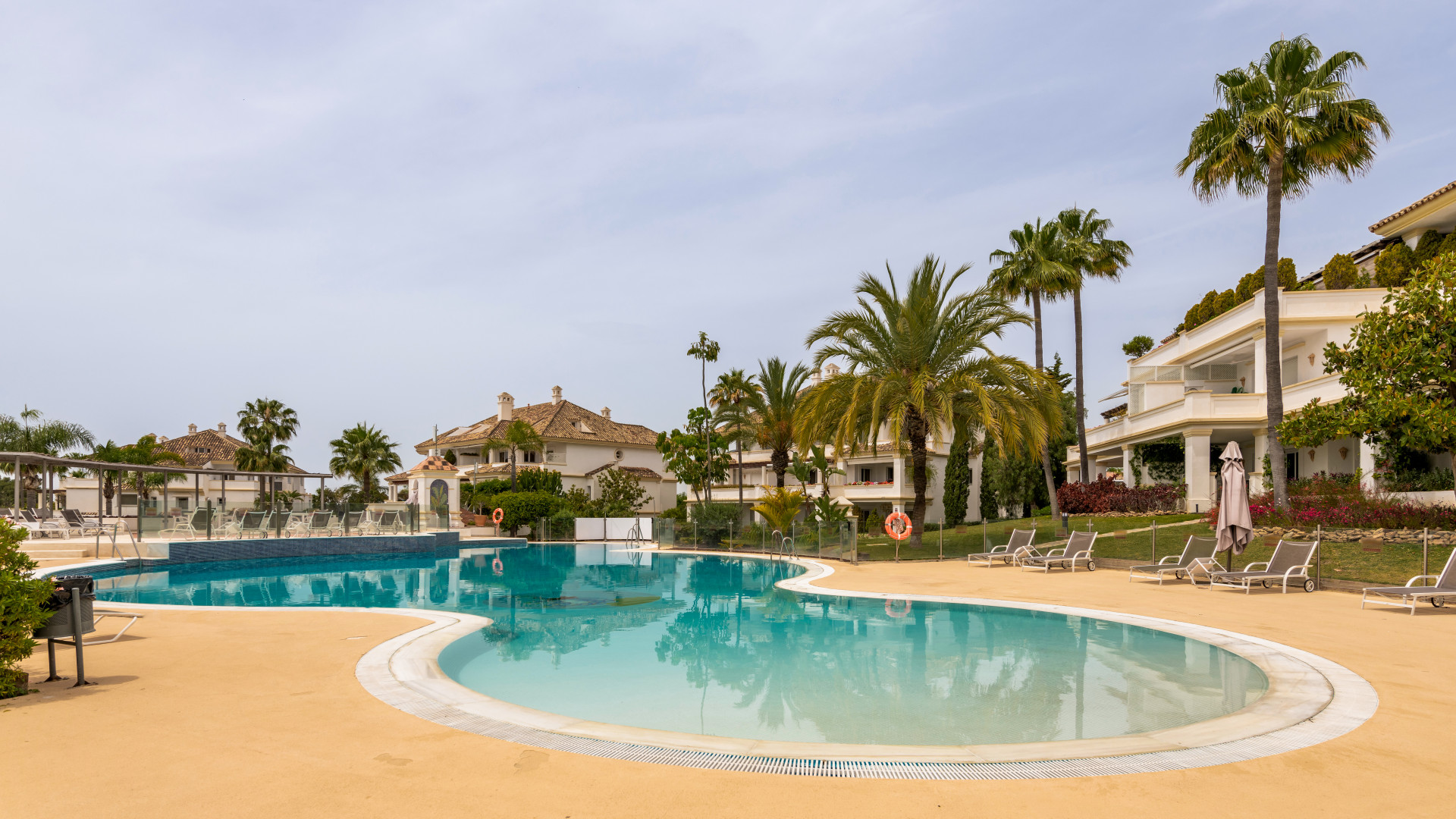 Dzīvoklis Marbella Golden Mile, Malaga, Spānijā 3 istabas, 138 m2 Nr. 53528