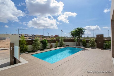 Villa for sale in Ciudad Quesada, Alicante, Spain 4 bedrooms, 151 sq.m. No. 55092 - photo 3