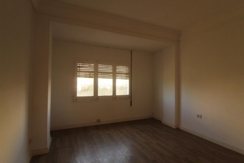 Apartment for sale in Valencia, Spain 4 bedrooms, 144 sq.m. No. 53871 - photo 4