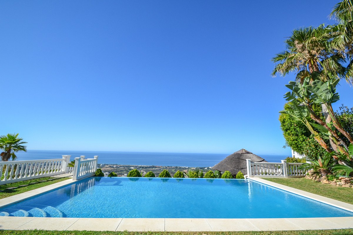 Villa en Los Monteros, Málaga, España 5 dormitorios, 618 m2 No. 55333