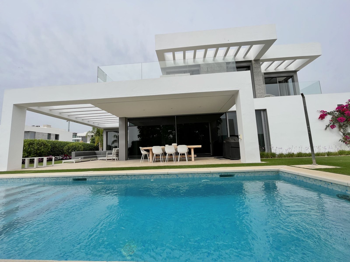 Villa i Cancelada, Malaga, Spanien 5 sovrum, 530 kvm. Nr. 55439