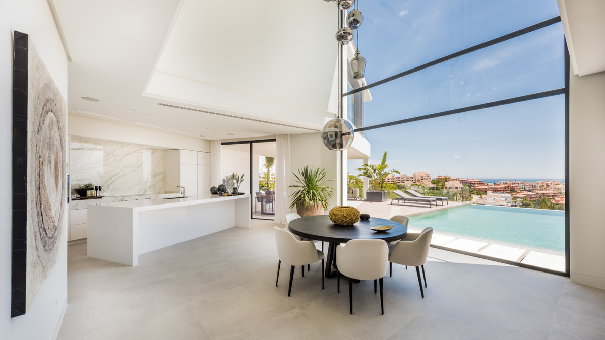 Villa i Benahavis, Malaga, Spanien 6 sovrum, 672 kvm. Nr. 55366