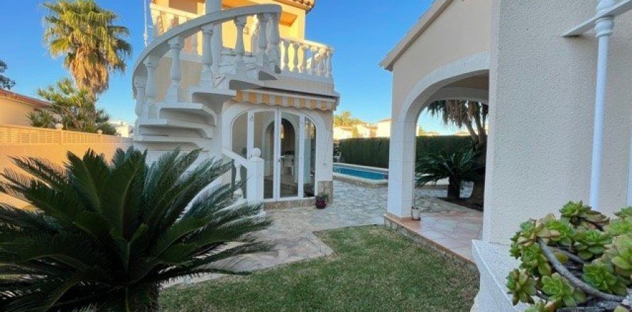 Villa in Denia, Alicante, Spain 3 bedrooms, 198 sq.m. No. 53868