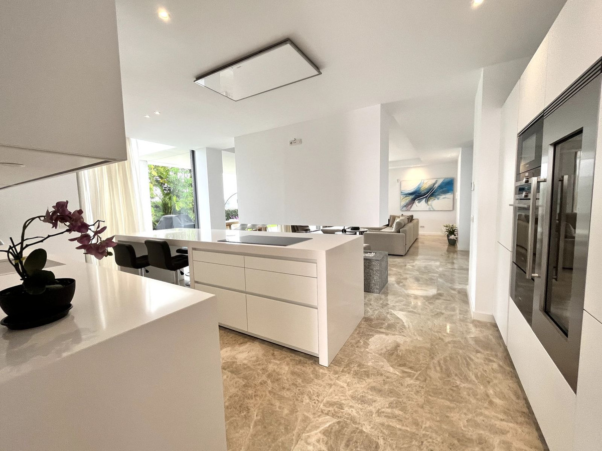 Villa i Cancelada, Malaga, Spanien 5 sovrum, 530 kvm. Nr. 55439