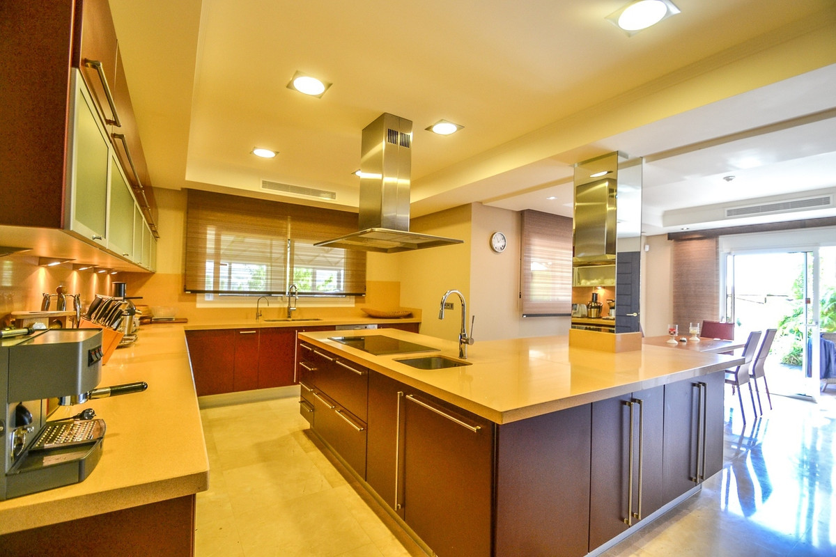Villa en Los Monteros, Málaga, España 5 dormitorios, 618 m2 No. 55333