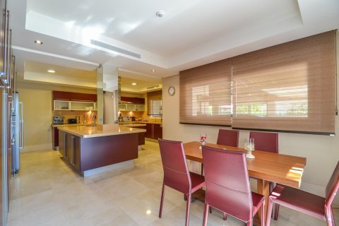 Villa for sale Los Monteros, Malaga, Spain 5 bedrooms, 618 sq.m. No. 55333 - photo 8