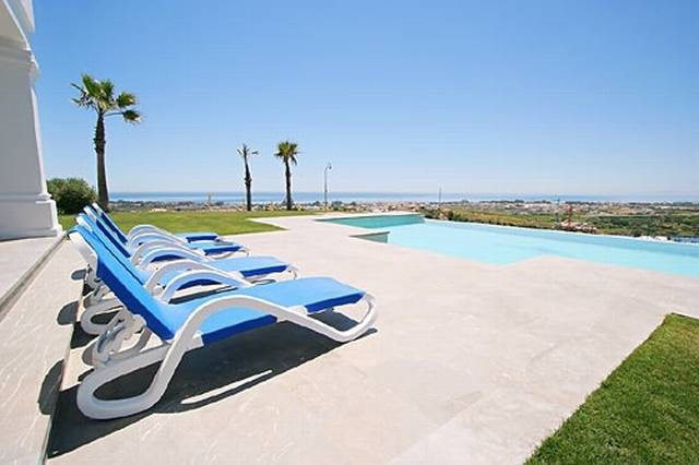 Villa i Marbella, Malaga, Spanien 5 sovrum, 640 kvm. Nr. 55346