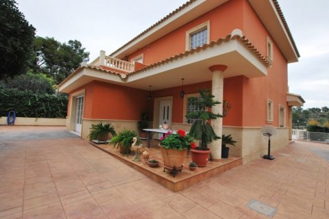 Villa for sale in Olocau, Valencia, Spain 7 bedrooms, 279 sq.m. No. 53928 - photo 1