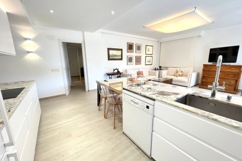Apartment for sale in Marbella Golden Mile, Malaga, Spain 4 bedrooms, 114 sq.m. No. 55438 - photo 8