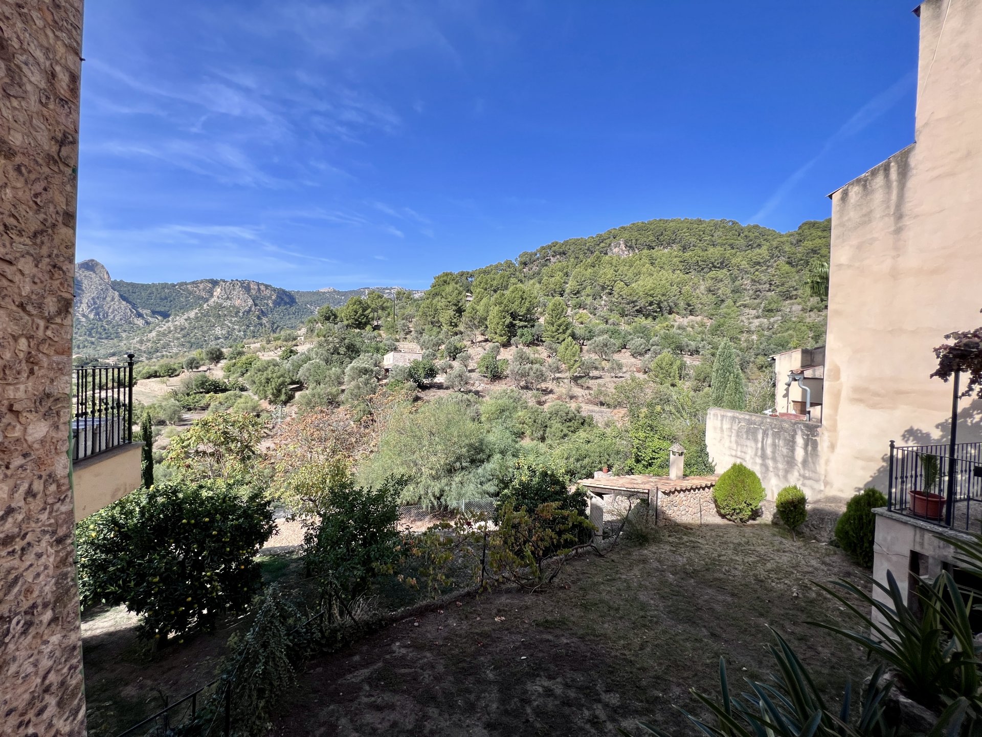 Townhouse in Bunyola, Mallorca, Spain 4 bedrooms, 326 sq.m. No. 55555