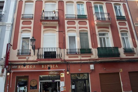 Apartment for sale in Valencia, Spain 3 bedrooms, 120 sq.m. No. 53785 - photo 24
