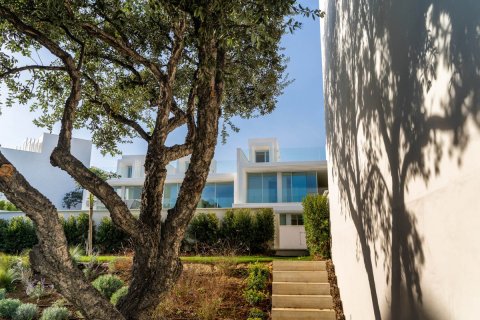 Villa for sale in Sotogrande, Cadiz, Spain 3 bedrooms, 335 sq.m. No. 55380 - photo 9