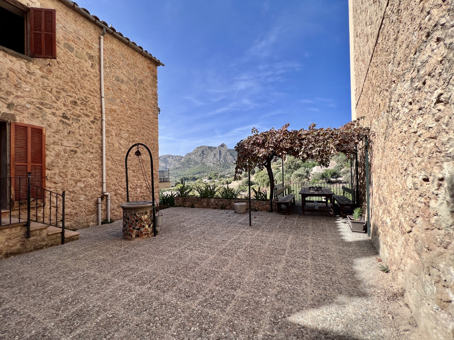 Townhouse in Bunyola, Mallorca, Spain 4 bedrooms, 326 sq.m. No. 55555