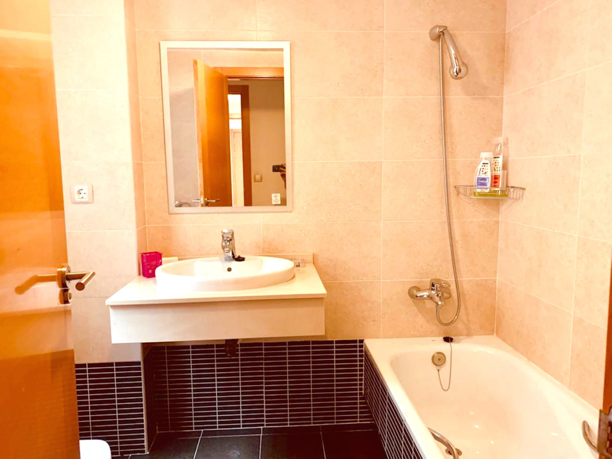 Apartamento en Estepona, Málaga, España 2 dormitorios, 96 m2 No. 55419