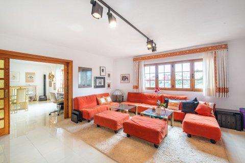 Villa for sale Tafira Alta, Gran Canaria, Spain 7 bedrooms, 397 sq.m. No. 55189 - photo 9