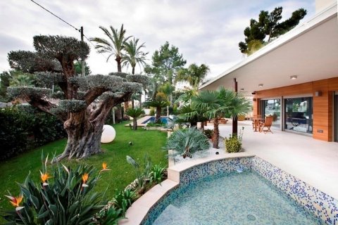 Villa for sale in L'Eliana, Valencia, Spain 6 bedrooms, 850 sq.m. No. 53883 - photo 5
